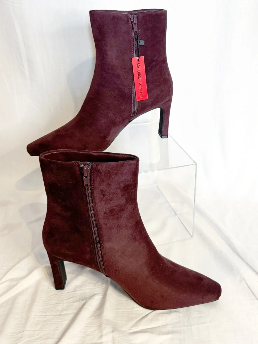 Women's Suede Pointed Toe Ankle Boots - Burgundy